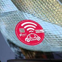 La DGT confirma la nueva etiqueta que llevarán algunos coches en España a partir de ahora