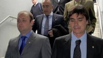 <b>PASO AL LADO. </b>Martín Mattos, en la imagen junto a Souza, puede ser relegado como vicepresidente.