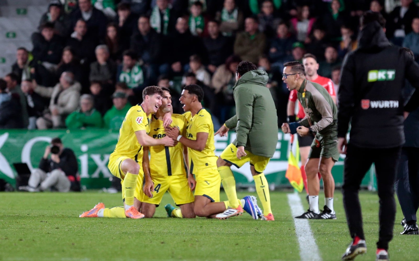 El Villarreal revienta el fortín del Martínez Valero