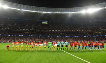 Formación de los equipos del Liverpool y Atlético de Madrid.