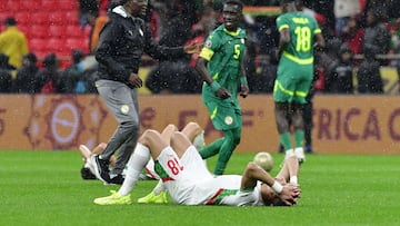 RABAT (Morocco), 18/01/2026.- Jawad El Yamiq of Morocco lays on the ground after losing the CAF Africa Cup of Nations 2025 final match between Senegal and Morocco in Rabat, Morocco, 18 January 2026. (Marruecos) EFE/EPA/JALAL MORCHIDI