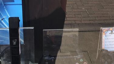 [Nuevas imágenes] CEX filtra el precio de PS4 Slim: 380 libras