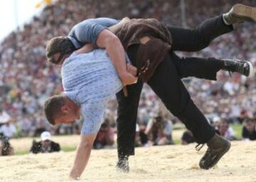 Tradicional Festival de lucha que se celebra en la ciudad de Estavayer-le-Lac, Suiza.