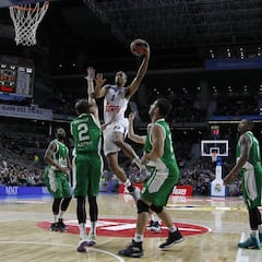 Carroll iguala a Bullock y el Madrid decide con cinco triples