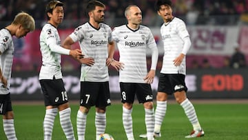 David Villa y Andr&eacute;s Iniesta durante un partido de la Liga Japonesa entre Cerezo Osaka y el Vissel Kobe.