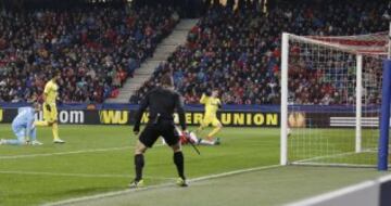 1-2. Luciano Vietto marcó el segundo tanto.