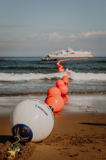 El cable de Google en una playa de Bilbao.