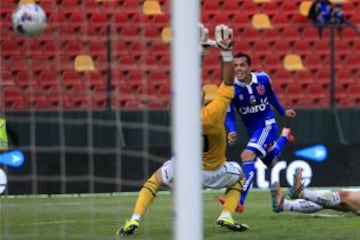 Sebastián Ubilla marca el tercero de la U.