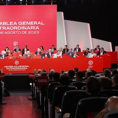 Spanish Football Federation calls for the resignation of President Rubiales for his behavior towards Jenni Hermoso