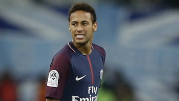 L'Équipe muestra el lado oscuro de Neymar: rojas, desplantes...