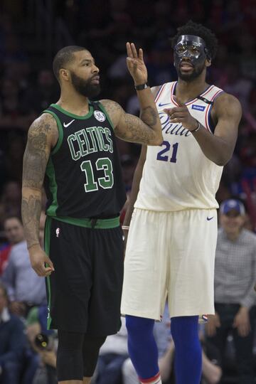 Pique entre Morris y Embiid.