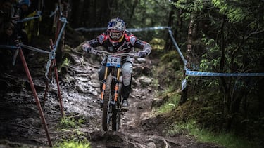 Por los pelos, el norteamericano demostrando que las 27,5 no han dicho su última palabra y que pueden ir igual de rápidas que las 29er.
