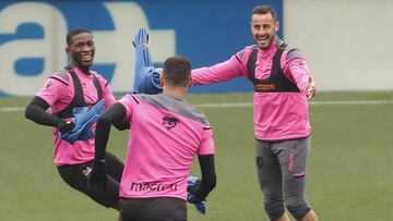 El Levante recibe una sesión didáctica de LaLiga sobre el VAR