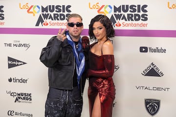 Michael Delacalle y Chanel a su llegada al photocall de LOS40 Music Awards Santander.