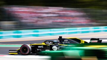MONZA, ITALY - SEPTEMBER 08: Daniel Ricciardo of Australia driving the (3) Renault Sport Formula One Team RS19 on track during the F1 Grand Prix of Italy at Autodromo di Monza on September 08, 2019 in Monza, Italy. (Photo by Lars Baron/Getty Images)