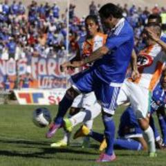 Suárez se convirtió en héroe con su primer gol por la U