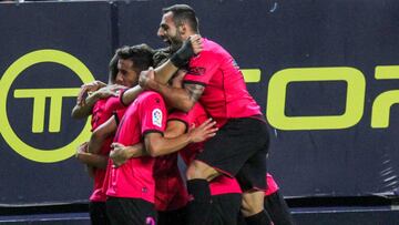 Jonathan Pereira y Juan Muñoz sacan lo peor del Cádiz