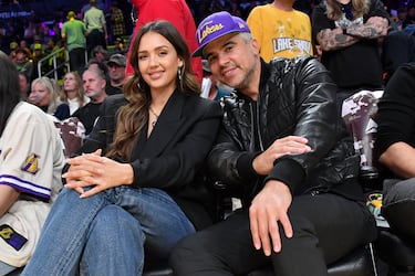 Jessica Alba y Cash Warren se divorciaron tras 16 años de matrimonio y tres hijos en común (Honor, Haven y Hayes). La pareja, que se conoció en el rodaje de "Los cuatro fantásticos" en 2004 y se casó en 2008, anunció su separación a principios de 2025. En sus anuncios, ambos hablaron de un nuevo capítulo y de la evolución individual y como pareja durante los últimos años.