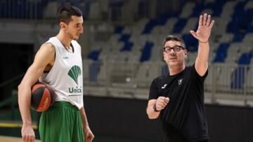 Kravic, con Katsikaris.