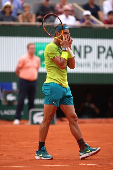 Rafa Nadal celebrando su 14º Roland Garros, después de vencer a Casper Ruud por 6-3, 6-3, 6-0.