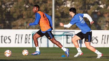 Alaba y Asensio, en el entrenamiento de este mi&eacute;rcoles en Valdebebas.