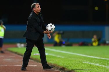 Bruce Arena resigns from USA coaching position