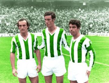 El trío de futbolistas que jugaron en el Real Madrid y que compartieron vestuario en el Córdoba durante la temporada 71-72 antes de que el conjunto cordobés descendiera de categoría. Fermín, Del Bosque y Sanchís (de izquierda a derecha).
