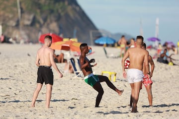 Vinicius disfruta de sus vacaciones en las playas de Río