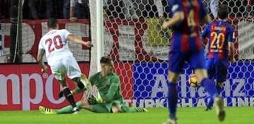 1-0. Vitolo marcó el primer tanto. 