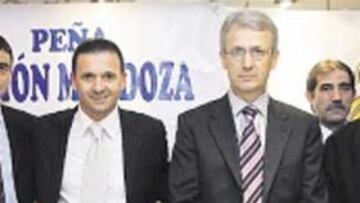 <b>DE CENA.</b> Sanchís, Mijatovic, Floro y Alfonso en Alcalá de Henares.