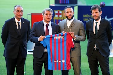 Laporta empieza a construir a su nuevo Barça en base a la supuesta continuidad de Messi. El primero en llegar es Memphis Depay.