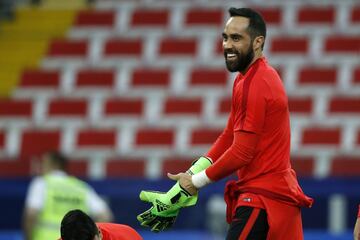 El buen humor del arquero nacional que no estará en el debut de Chile en la Copa Confederaciones.