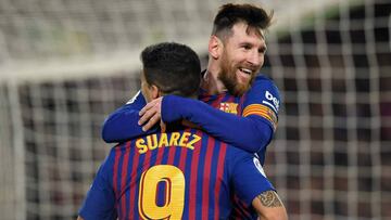 Messi y Luis Su&aacute;rez celebran un gol