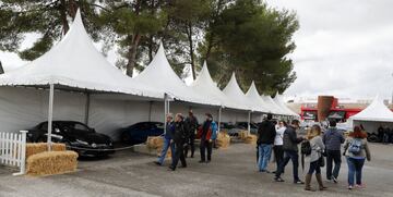 Tercera edición de la reunión y exhibición de automóviles clásicos en el circuito del Jarama

