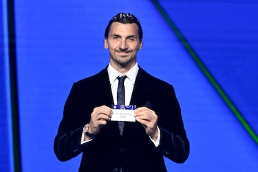 Un inusual gesto de Zlatan Ibrahimovic con Santiago Giménez tuvo implicaciones en el Milan