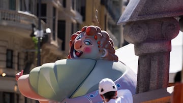 Puesta en marcha del montaje de ninots para las Fallas 2024, a 12 de marzo de 2024, en València, Comunidad Valenciana (España). La mascletà de hoy en la plaza del Ayuntamiento de Valencia ha ido a cargo de la pirotecnia Crespo de Alzira. Para esta jornada, el equipo que dirige Vicente Crespo ha comenzado con un golpe de humo por toda la plaza y al que se han unido un conjunto de mechas con relámpagos rojos por toda la Catedral de la pólvora.
12 MARZO 2024;VALENCIA;FALLAS;MONTAJE;MASCLETÀ
Jorge Gil / Europa Press
12/03/2024