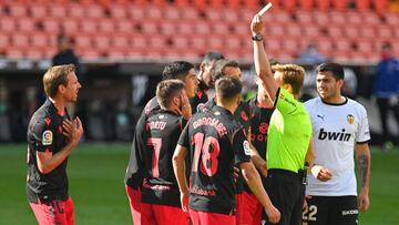 Las decisiones de Pizarro que aún cabrean en el vestuario de la Real