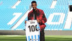 Isak, con la camiseta de sus cien partidos