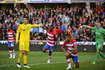 El delantero colombiano del Granada Jhon Córdoba celebra el gol marcado ante el Getafe, durante el partido de la decimosexta jornada de Liga BBVA