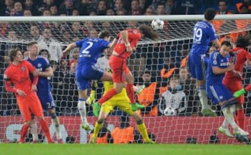 1-1. David luiz anotó el gol del empate.