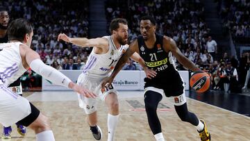 James Nunnally, defendido por Sergio Rodr¨ªguez.