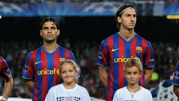 Los hermanos Jonathan y Giovani Dos Santos comparten vestidor con Ibrahimovic en LA Galaxy, pero el primer azteca en hacerlo fue Rafa Márquez en Barcelona