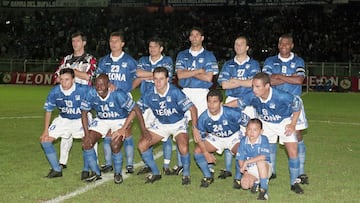 Javier Martínez (cuarto arriba de izquierda a derecha)