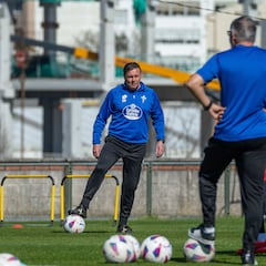 Puerta grande para Cristóbal tras su peor racha en el Racing de Ferrol