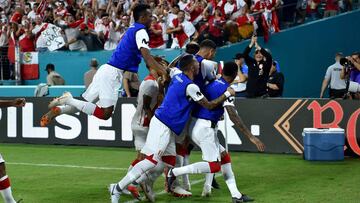 Juan Carlos Oblitas, Director deportivo de la Federación Peruana de Fútbol, comparó a Perú con estas selecciones y aseguró que están por delante de Chile.