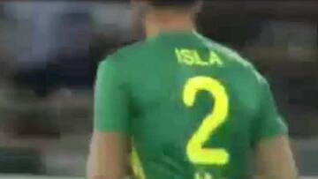 El momento en que el Huaso Isla ingresó en el Fenerbahce