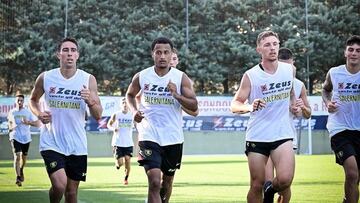 Podría rescindir su contrato en Europa y lo miran Colo Colo y la UC