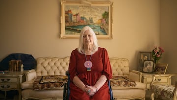 Una anciana de 84 años trabaja hasta las tantas de la noche: su meta es seguir activa hasta cumplir los 100 años