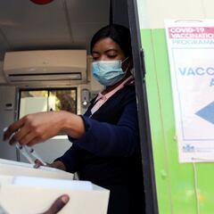 Identifican una nueva variante de la COVID en Sudáfrica