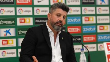 GRAFCVA8931. ELCHE (ALICANTE), 14/10/2022.- El propietario del Elche C.F., Christian Bragarnik, durante la rueda de prensa que ha ofrecido en las instalaciones del club.EFE/Morell